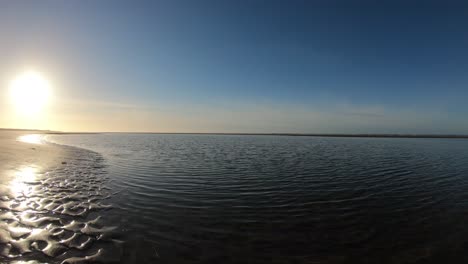 un como junto al mar