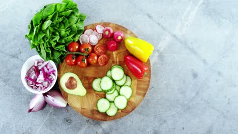 Chopped-vegetables-on-chopping-boar