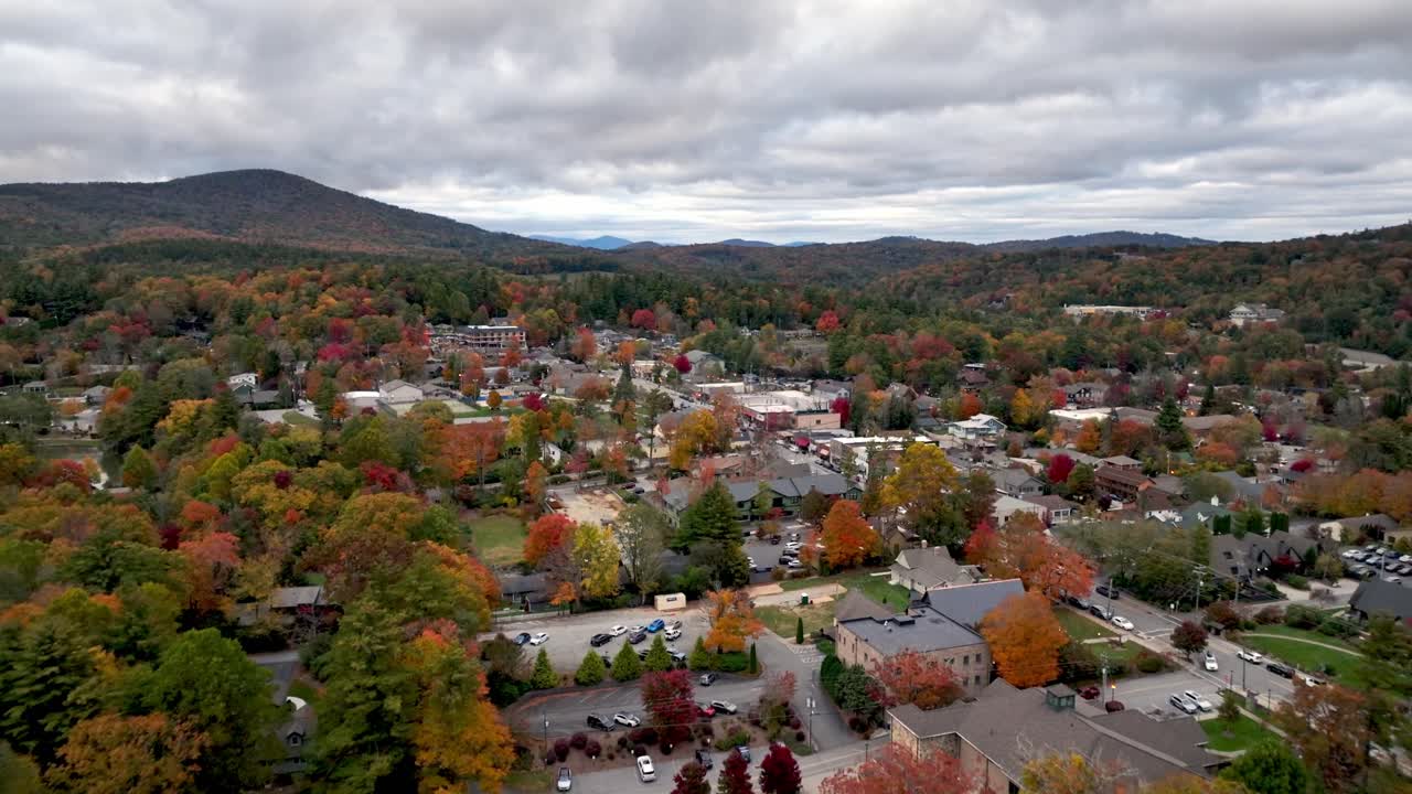 empuje aéreo en otoño a soplar roca nc, carolina del norte