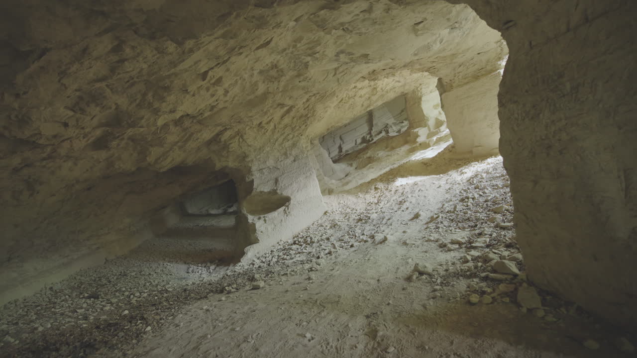 지하 광산 내부