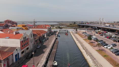 Canal-Central-De-Aveiro-Y-Alrededores,-Portugal