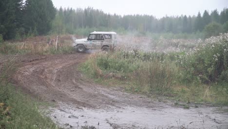 off-road mud race