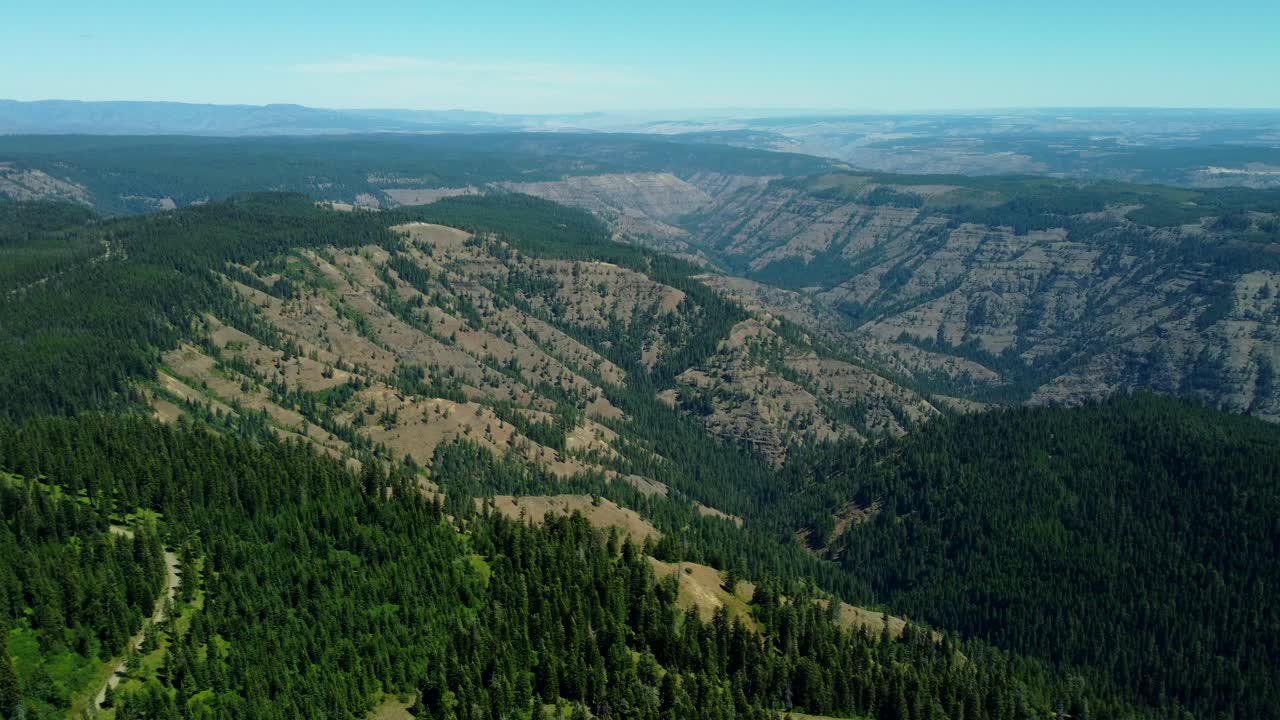 US, Oregon, Elgin, 2025-08-10 - Drone view overlooking the Grande Ronde River valley