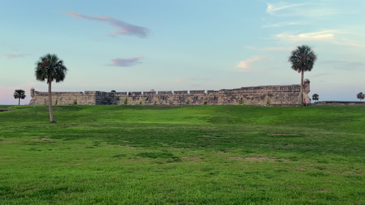 Mura difensive del Castillo de San Marcos National Monument a St. Augustine, Florida, USA. Scatto laterale