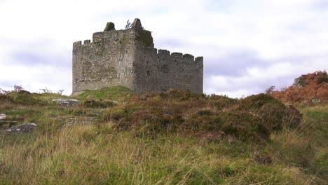 Trockenes-Schloss-Vom-Loch-Moidart,-Nahaufnahme