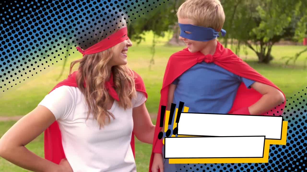 슈퍼히어로 의상을 입은 아들과 함께 있는 어머니