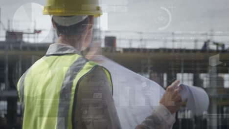 animación del procesamiento de estadísticas sobre una arquitecta que sostiene planes hablando en el sitio de construcción