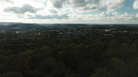 Centro-De-Fayetteville-Desde-El-Monte