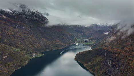 vista aérea del fiordo de geiranger-1