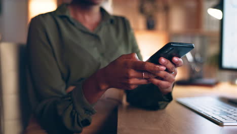 Teléfono-De-Negocios,-Mecanografía-Y-Manos-De-Mujer-Negra