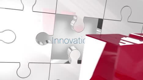 clave desbloqueando la pieza roja del rompecabezas que muestra la innovación