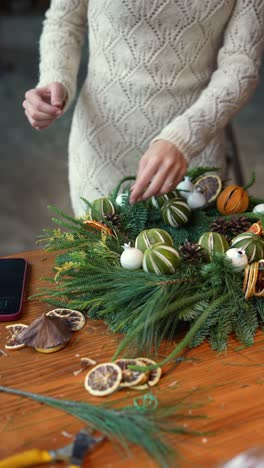 making a christmas wreath