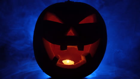 cara de calabaza oscura espeluznante de halloween