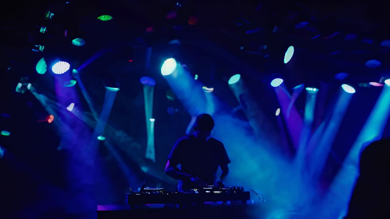 dj en un club nocturno