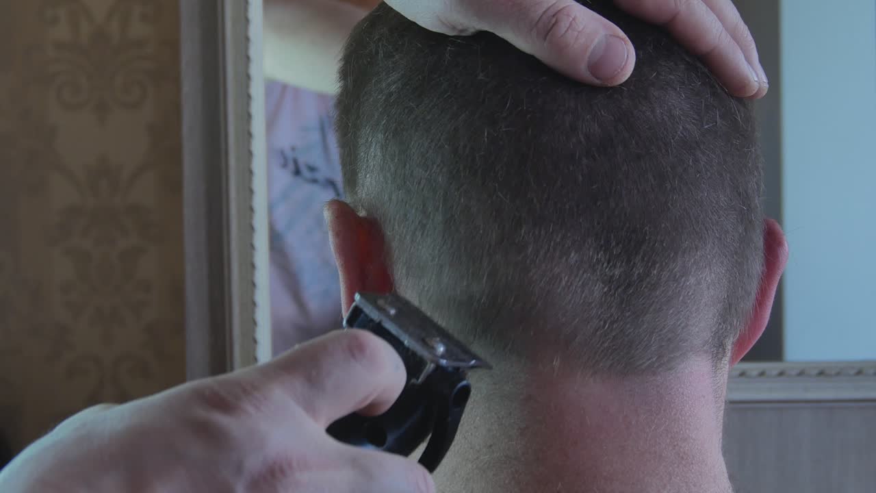 Hairstyle Contour On The Neck With An Electric Machine. 4K Footage