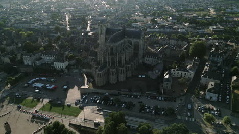 Breathtaking-aerial-view-of-Saint-Julian-or-St-Julien-cathedral,-Le-Mans-in-France