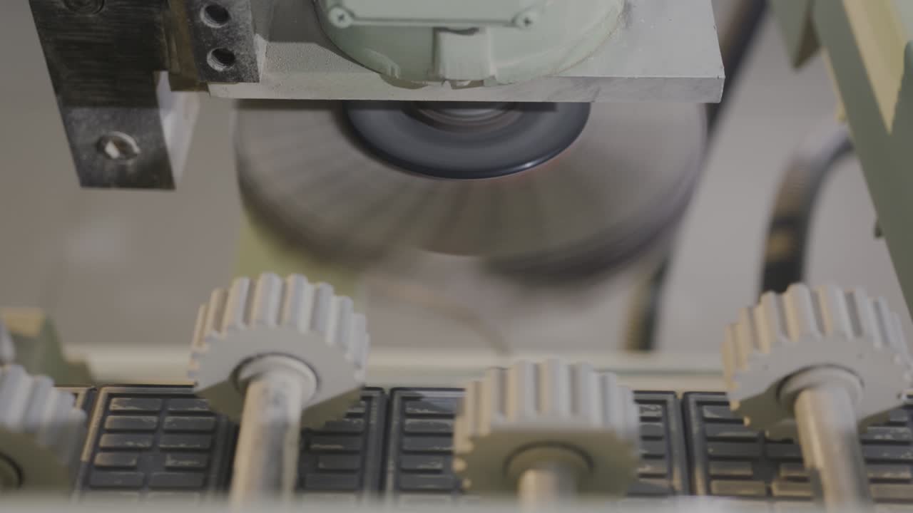 돌 및 타일 가공 기계