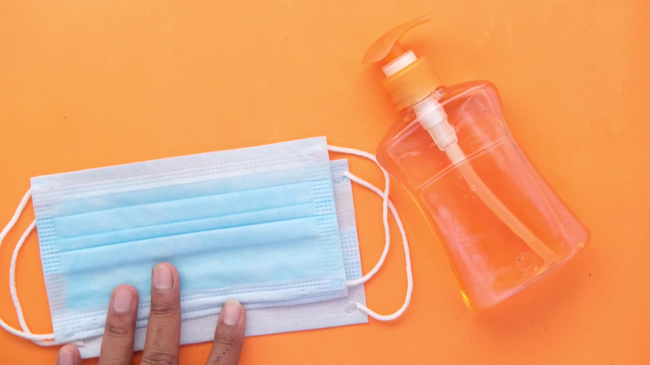 손 소독제 및 얼굴 마스크