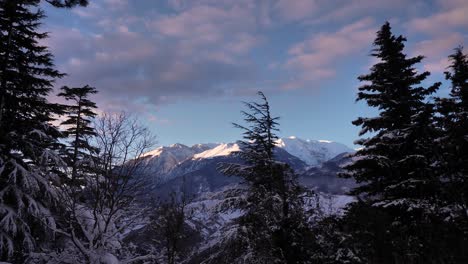 Vista-Del-Parque-Nacional-Maiella-Cubierto-De-Nieve-Desde-Guardiagrele,-Abruzos,-Italia