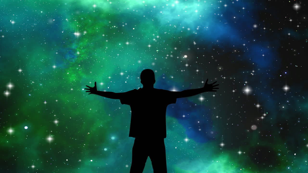 видео с изображением силуэта человека с широко расставленными руками