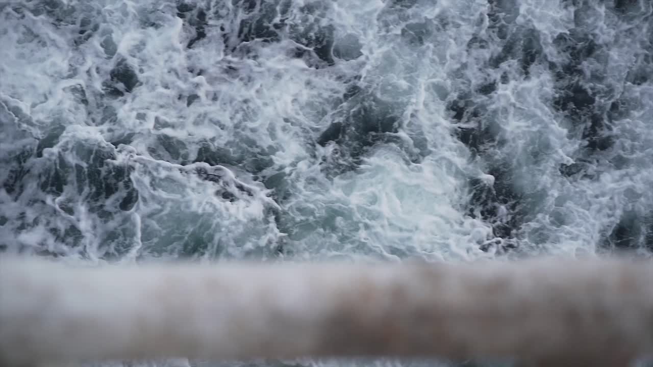 거친 바다 파도