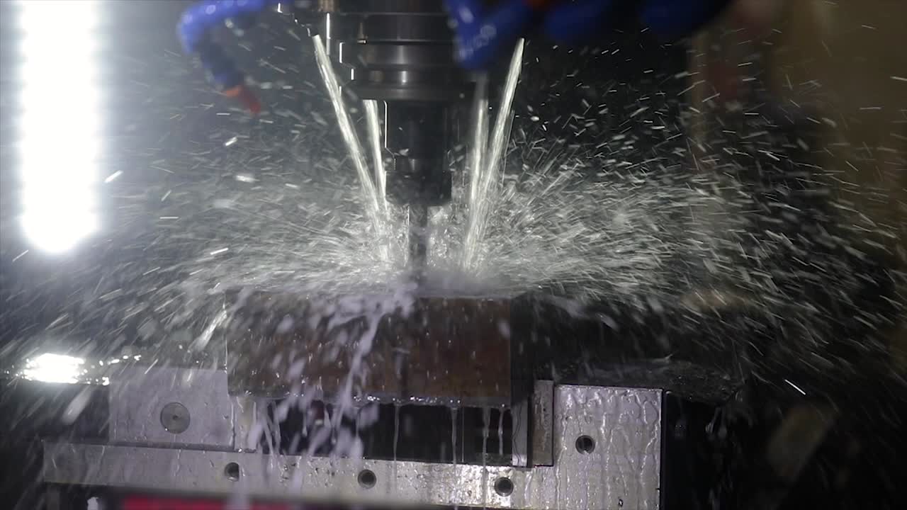 macchina di fresatura cnc per la lavorazione dei metalli.