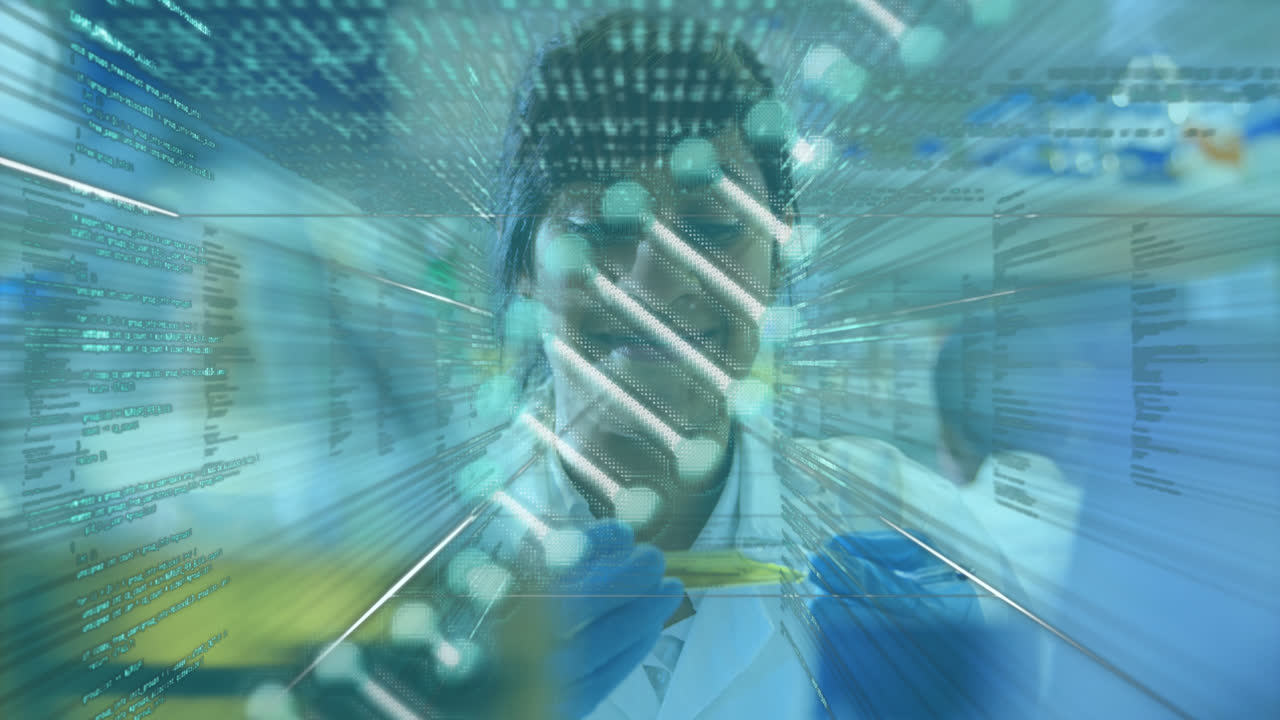 animación de procesamiento de datos y cadena de adn sobre una científica biracial en el laboratorio