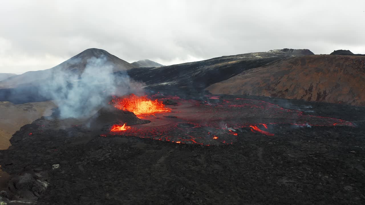 Active vulcano erupting lava and magma in Iceland