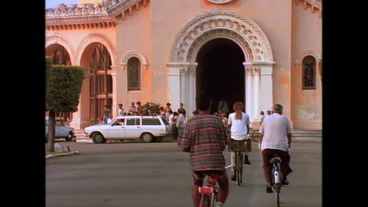 Scene di strada storiche da Cuba negli anni '80 12