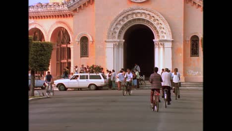 escenas callejeras históricas de cuba en la década de 1980 12