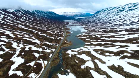 Imágenes-Aéreas-Hermosa-Naturaleza-Noruega.