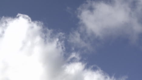 Time-lapse-of-spring-clouds-in-Oak-View-California