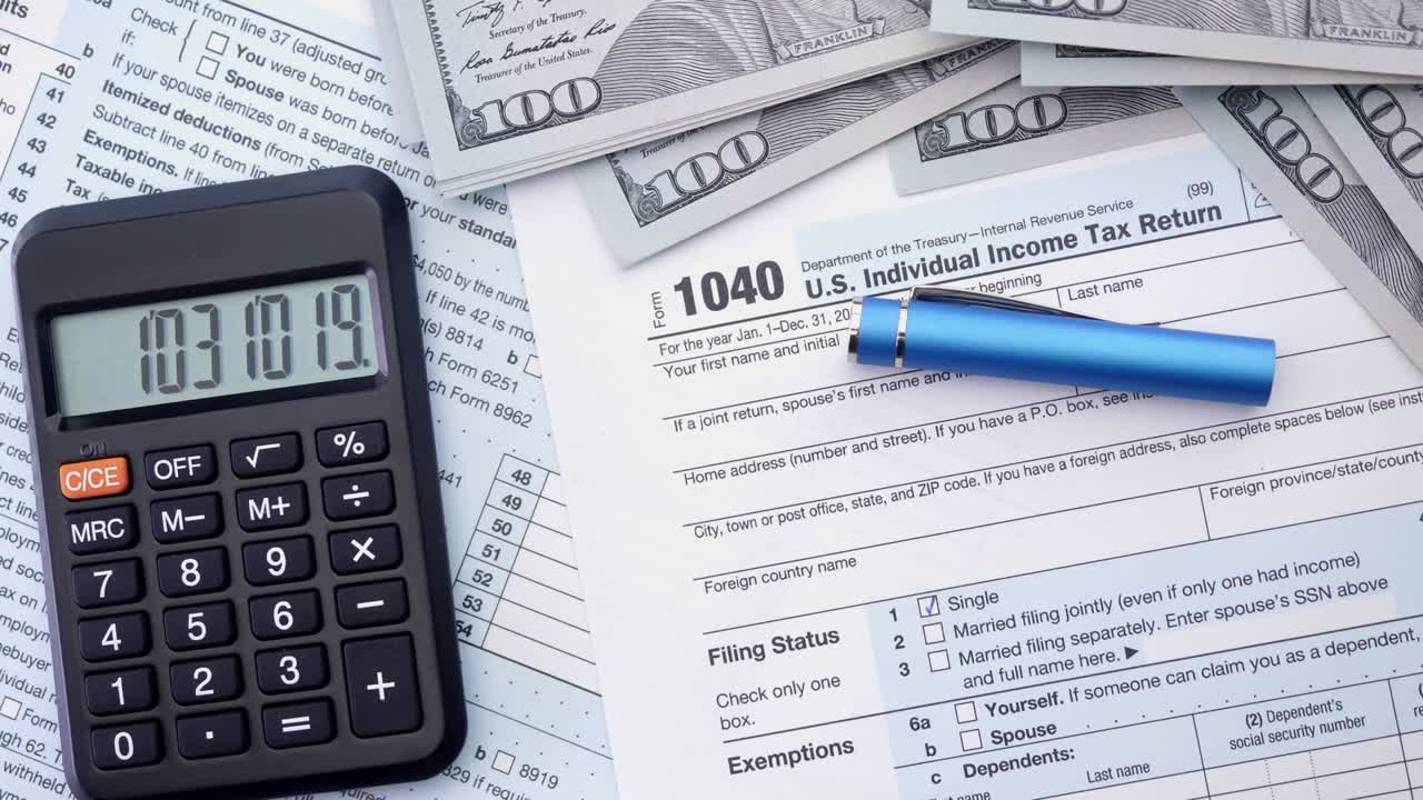 rellene los formularios de impuestos. el tiempo pasa.