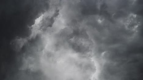 4K-view-of-Thunderstorm-With-Many-Lightning