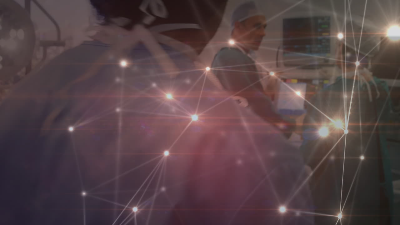 animación de la red de conexiones a través de un cirujano caucásico usando una tableta con pantalla verde