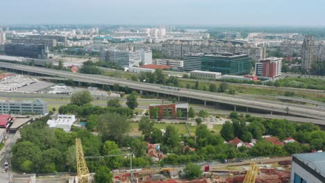 Corredores-De-Maratón-De-Belgrado-En-El-Puente-Ada,-Vista-Aérea-Del-Evento