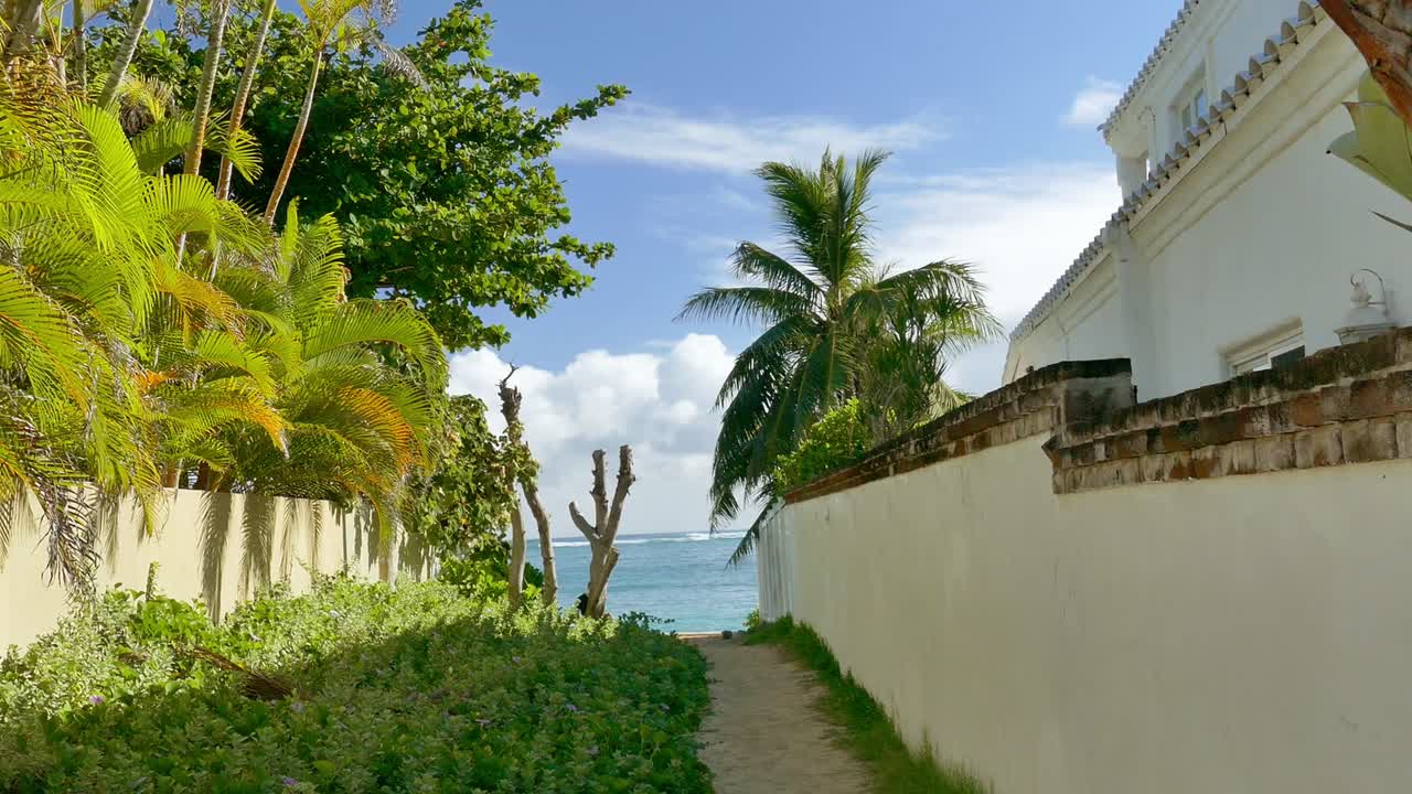 camino costero tropical