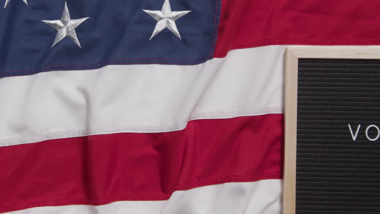 표지판 읽기 투표 미국 별과 줄무 ⁇   ⁇ 발에 누워 미국 선거 2024 1