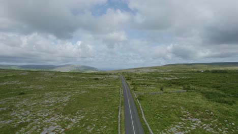 The-road-to-the-west,-remote-road-in-the-Burren