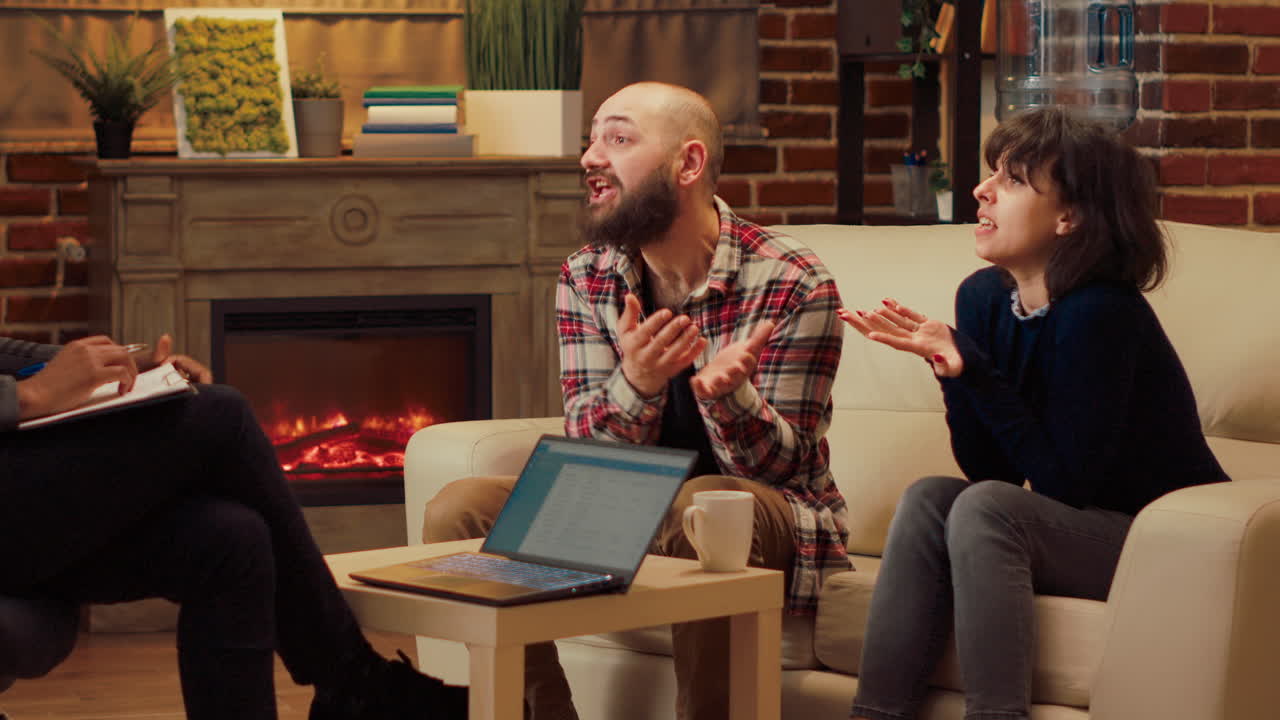 Man and woman fighting at psychology appointment