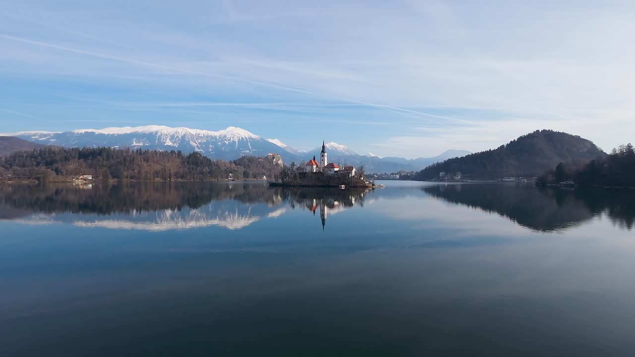 Lago di Bled in Slovenia di giorno