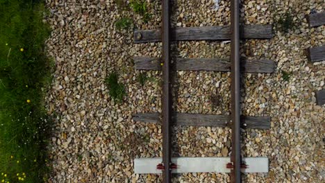 Natürliche-Schönheit-Und-Raue-Einfachheit-Der-Kolumbianischen-Eisenbahn