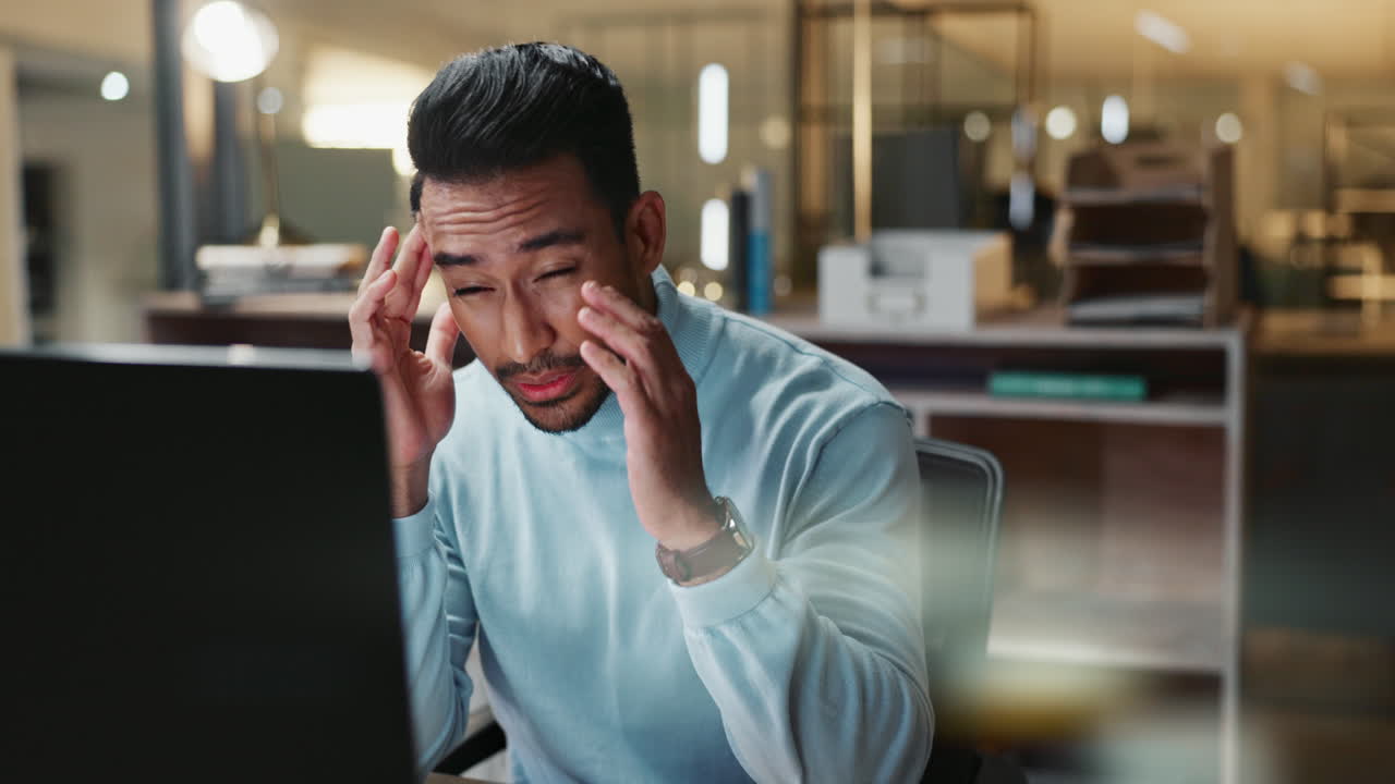 직장에서 스트레스를 받는 사업가