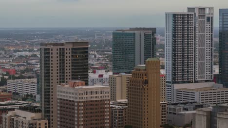 Panning-right-shot-of-buildings-in-downtown-Houston,-Texas