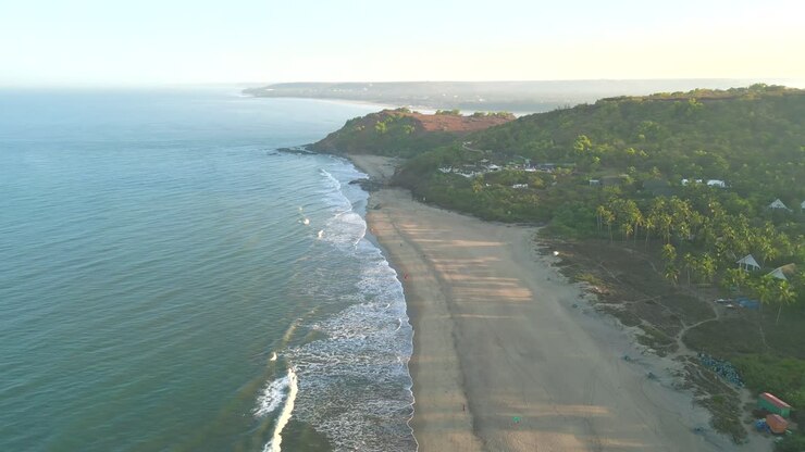 la plage de chapora est vue en gros plan à goa, en inde.