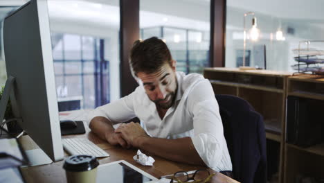 tal vez un descanso rápido y luego volver al trabajo.
