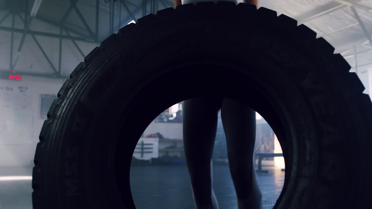 levantarlo y voltearlo