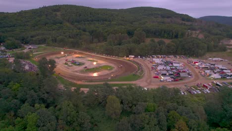 visão aérea de drone do penn can speedway de motorsport em susquehanna pennsylvania