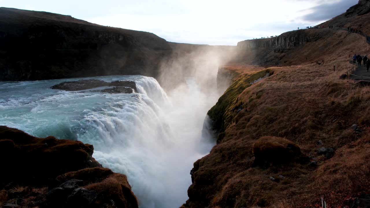 아이슬란드 남서쪽 의 해 가 지는 동안 gullfoss 폭포