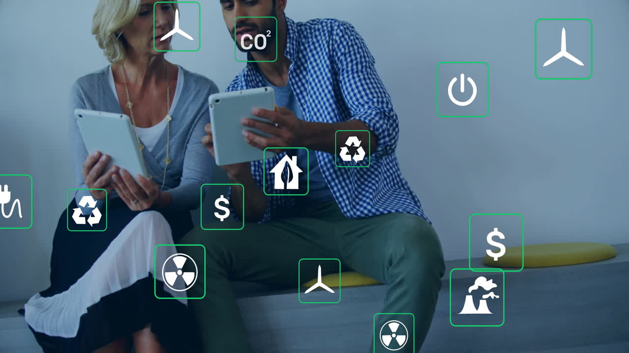 에코 아이콘과 데이터 프로세싱의 애니메이션 사무실에서 다양한 비즈니스 사람들을 통해